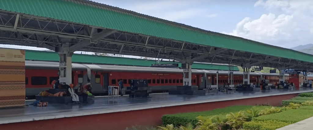 ynrk yog n rishikesh railway station image