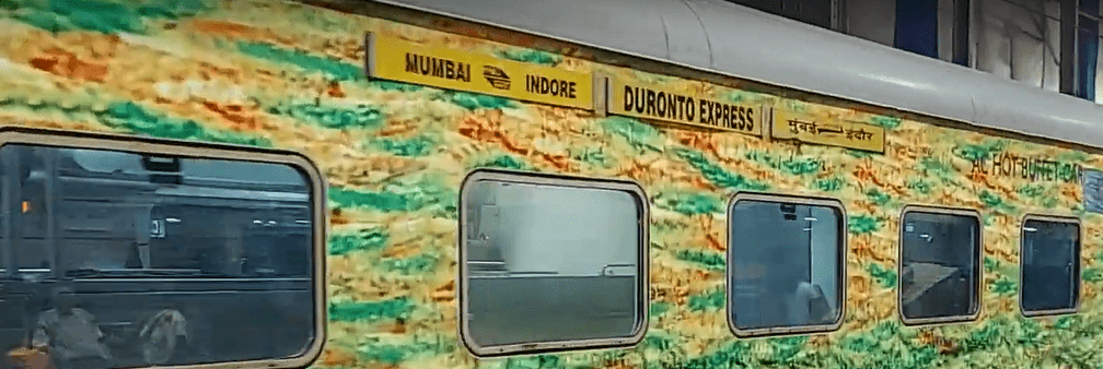 12227 mumbai-central-indore--indb-duronto train image