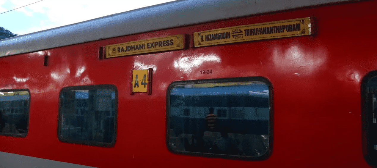 12431 thiruvananthapuram-central-hazrat-nizamuddin--rajdhani-express train image