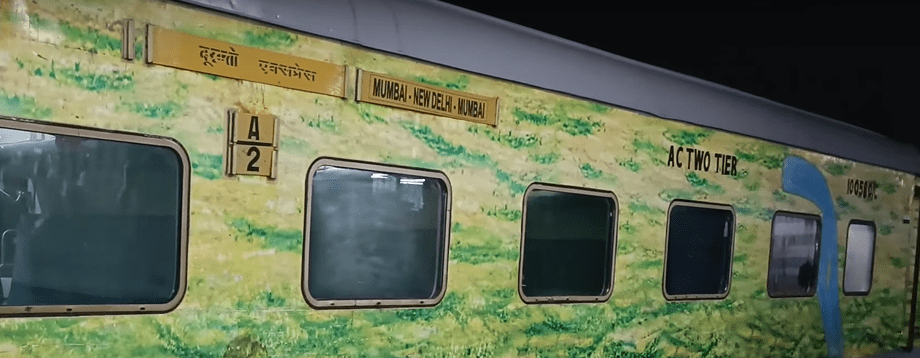 22209 mumbai-central-new-delhi-ndls-duronto train image